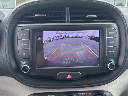 Used 2022 Kia Soul LX w/ Technology Package image 15