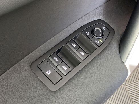 New 2026 BMW iX xDrive45 image 10