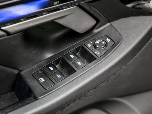 Used 2025 BMW i5 xDrive40 w/ Premium Package image 17