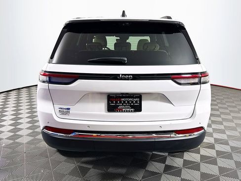 Used 2022 Jeep Grand Cherokee Limited 4xe w/ Luxury Tech Group II AWD/4WD image 6