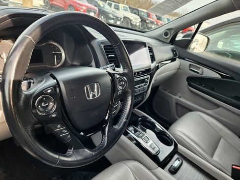 Used 2016 Honda Pilot Touring image 12