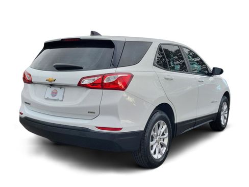 Used 2020 Chevrolet Equinox LS image 3