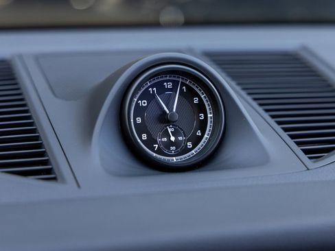 Certified 2025 Porsche Macan image 33