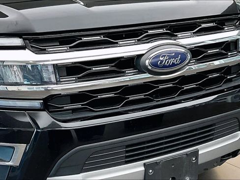 Used 2023 Ford Expedition Limited image 62