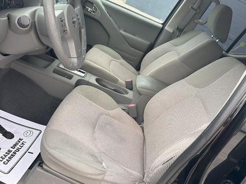 Used 2019 Nissan Frontier SV image 15