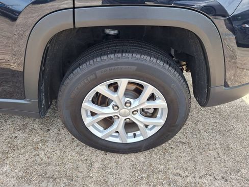 Used 2024 Jeep Grand Cherokee Limited AWD/4WD image 25