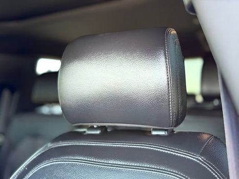 Used 2018 Ford Expedition Limited w/ Equipment Group 302A RWD image 17