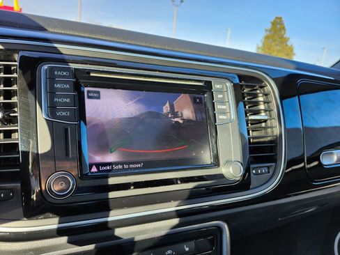 Used 2019 Volkswagen Beetle 2.0T SE image 16