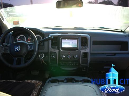 Used 2018 RAM 2500 Tradesman w/ Chrome Appearance Group AWD/4WD image 18