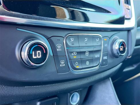 Used 2021 Chevrolet Traverse LS image 15