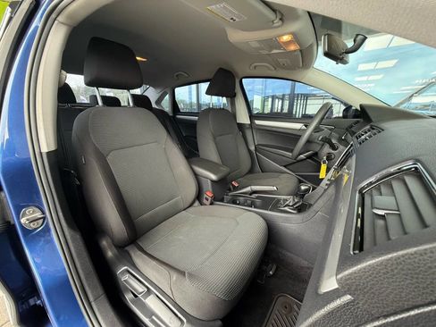 Used 2017 Volkswagen Passat 1.8T S image 15