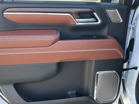 Certified 2025 GMC Sierra 2500 Denali Ultimate image 19