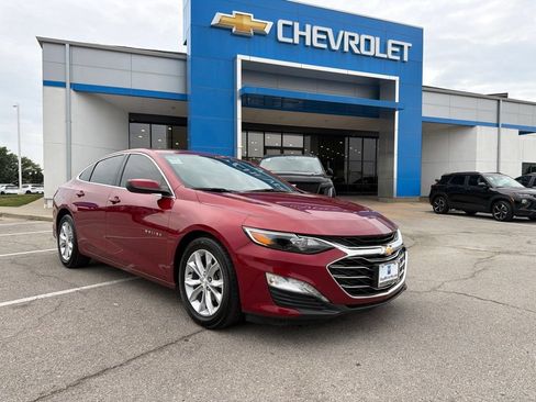 Used 2019 Chevrolet Malibu LT w/ LPO, Convenience Package 2 FWD image 1