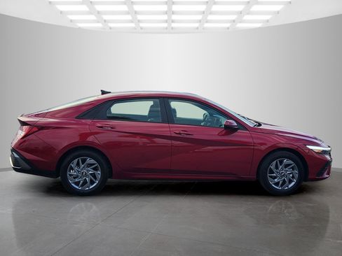 Certified 2025 Hyundai Elantra Blue image 6