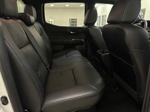 Used 2019 Toyota Tacoma TRD Off-Road image 25
