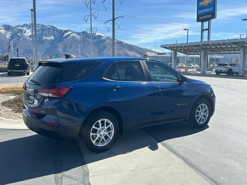 Used 2022 Chevrolet Equinox LS image 25