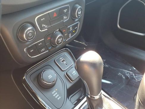 Used 2021 Jeep Compass Latitude AWD/4WD image 12