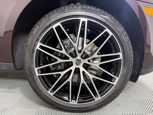 Certified 2026 Porsche Macan AWD/4WD image 14