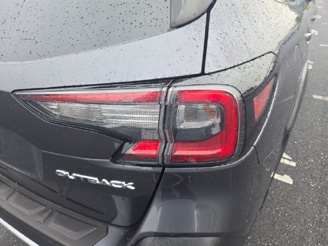 Used 2025 Subaru Outback Limited AWD/4WD image 15