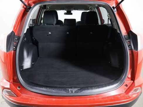 Used 2017 Toyota RAV4 LE FWD image 17
