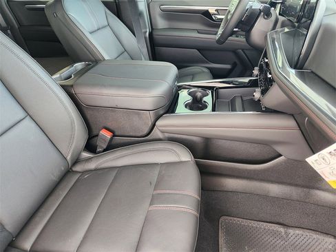 New 2026 Chevrolet Suburban RST w/ RST Capability Package image 11