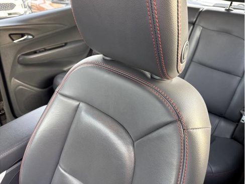 Used 2018 Chevrolet Bolt Premier w/ Driver Confidence II Package image 27