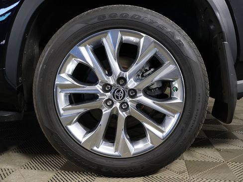 Used 2023 Toyota Highlander Limited AWD/4WD image 23