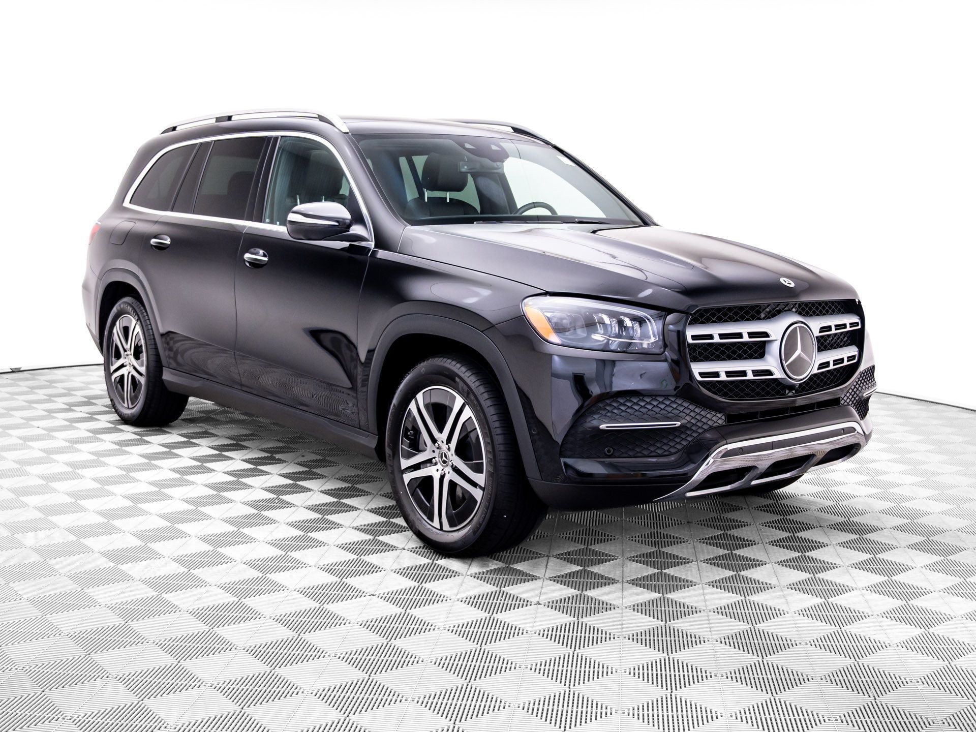 Used 2023 Mercedes-Benz GLS 450 4MATIC image 7