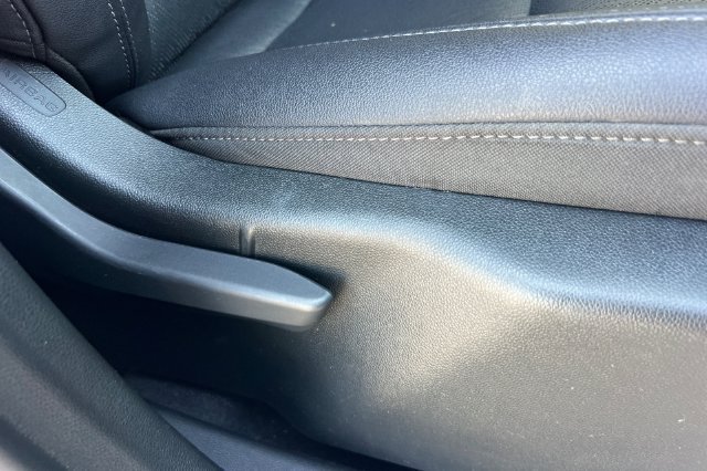 Used 2025 Chevrolet Equinox LT w/ Convenience Package II FWD image 23