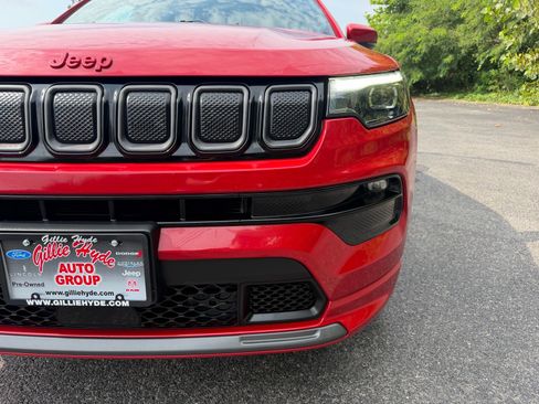 Used 2022 Jeep Compass Limited w/ (RED) Package AWD/4WD image 7