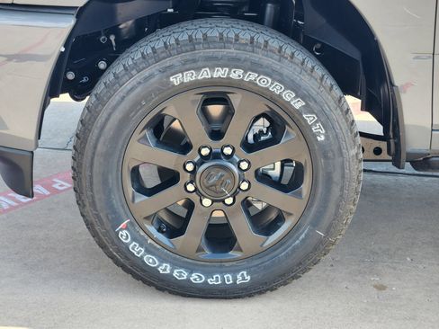 New 2026 RAM 2500 Laramie AWD/4WD image 12