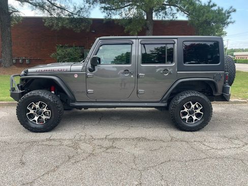 Used 2016 Jeep Wrangler Unlimited Rubicon AWD/4WD image 2