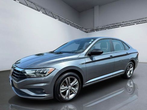 Used 2019 Volkswagen Jetta R-Line w/ R-Line Cold Weather Package FWD image 11