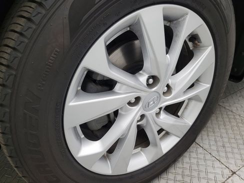 Used 2020 Hyundai Tucson SE image 31