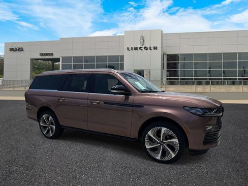 New 2026 Lincoln Navigator L Black Label AWD/4WD image 1