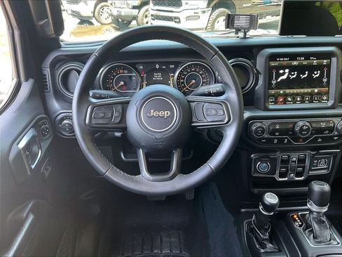 Used 2022 Jeep Gladiator Sport AWD/4WD image 15