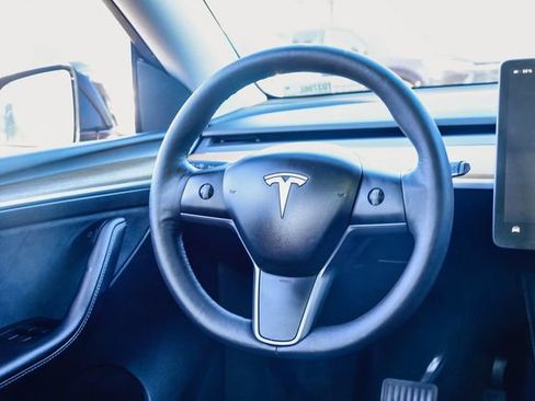 Used 2023 Tesla Model Y Long Range image 14