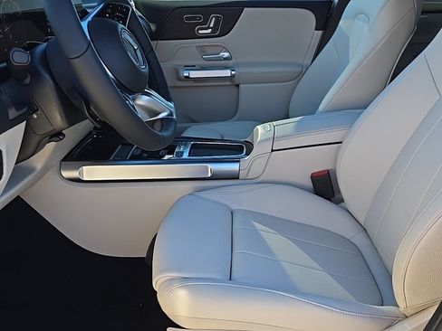 New 2026 Mercedes-Benz GLB 250 4MATIC image 11
