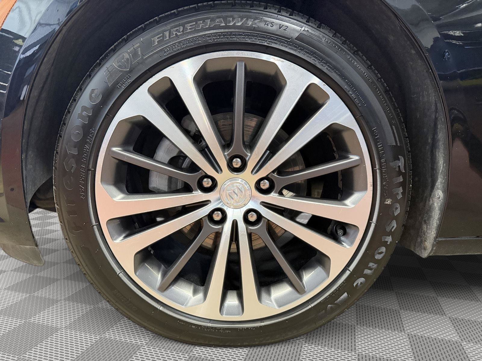 Used 2018 Buick Regal Essence FWD image 19