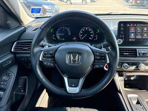 Used 2019 Honda Accord Touring image 8