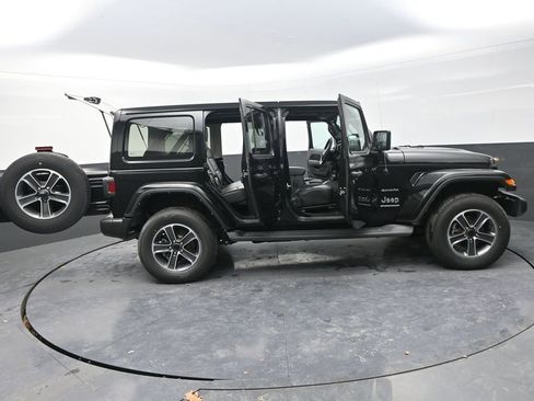 Used 2023 Jeep Wrangler Sahara w/ Cold Weather Group image 38