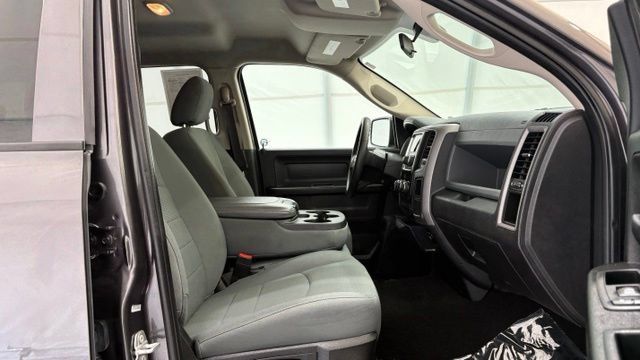 Used 2017 RAM 1500 ST w/ SXT Appearance Group AWD/4WD image 19