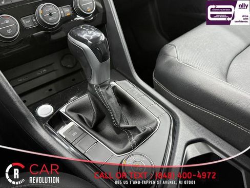 Used 2022 Volkswagen Taos SEL w/ Panoramic Sunroof Package image 33