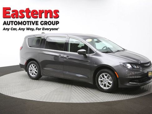 Used 2023 Chrysler Voyager LX image 48