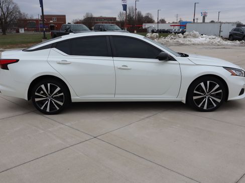 Used 2022 Nissan Altima 2.5 SR image 4