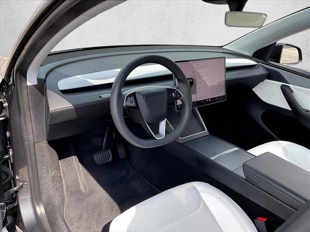 Used 2026 Tesla Model Y 2WD image 11