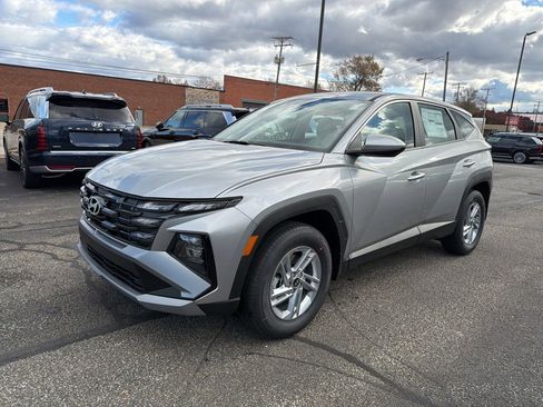 New 2026 Hyundai Tucson SE image 3