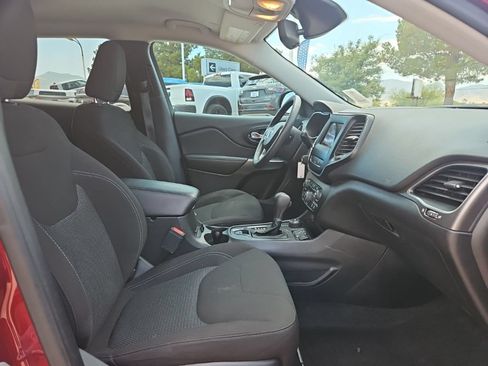 Used 2021 Jeep Cherokee Latitude AWD/4WD image 25