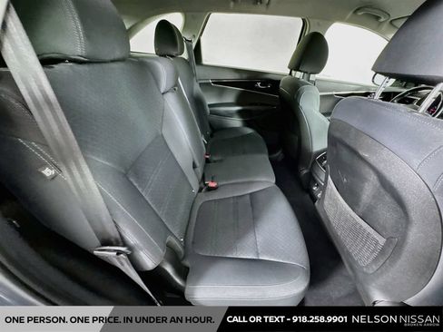 Used 2019 Kia Sorento S FWD image 27