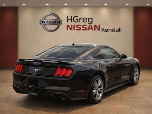 Used 2020 Ford Mustang Coupe w/ Equipment Group 101A RWD image 4